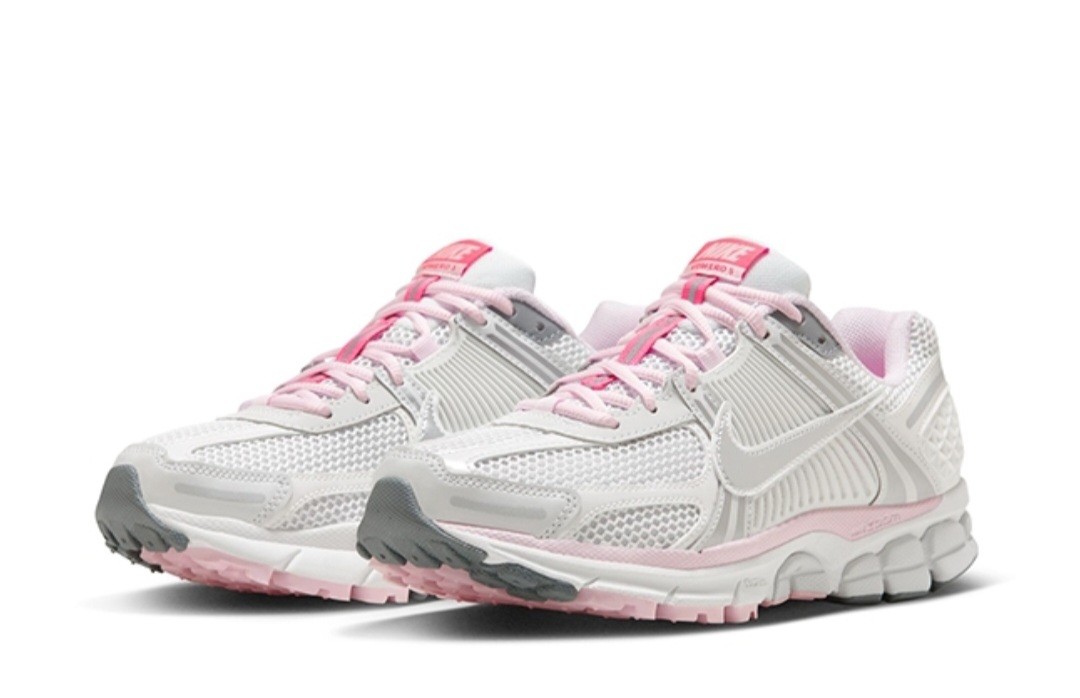 NIKE W ZOOM VOMERO 5 520